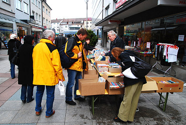 Bcherflohmarkt der Stadtbibliothek Bruchsal. Klicken Sie!